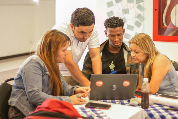 Cómo diseñar e implementar proyectos comunitarios efectivos