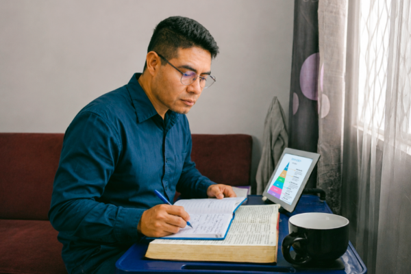 Estudiando inductivamente la Biblia